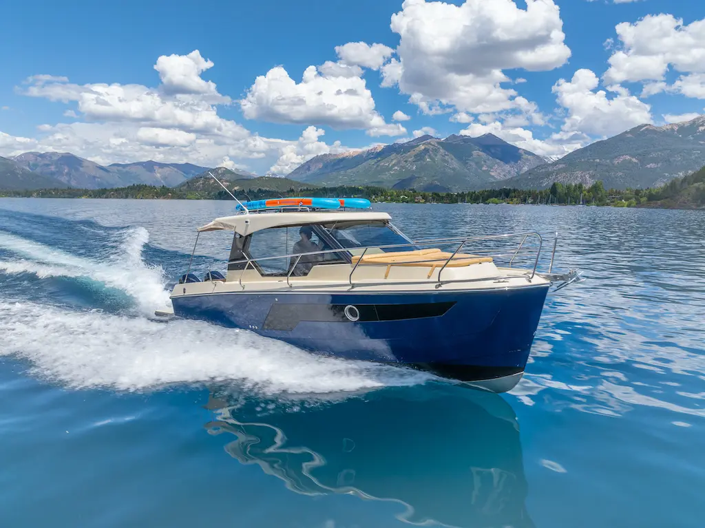 Alpha 30 — crucero familiar